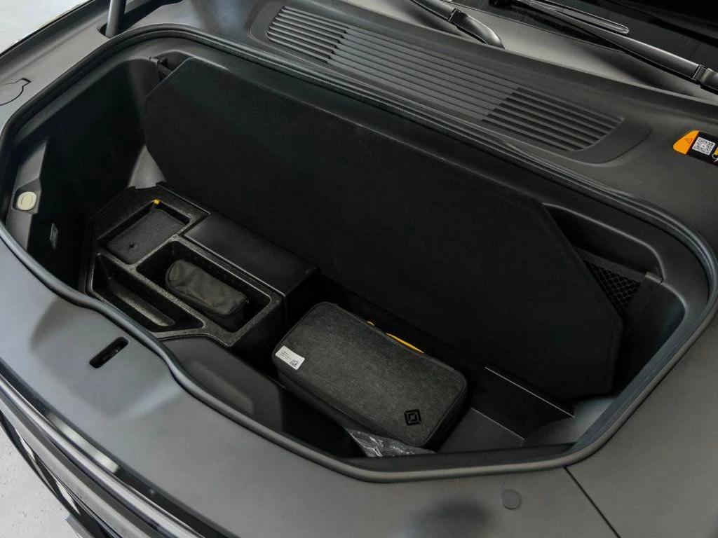 صورة 8 لـ 2025 Rivian R1S ADVENTURE DUAL MOTOR STANDARD PACK