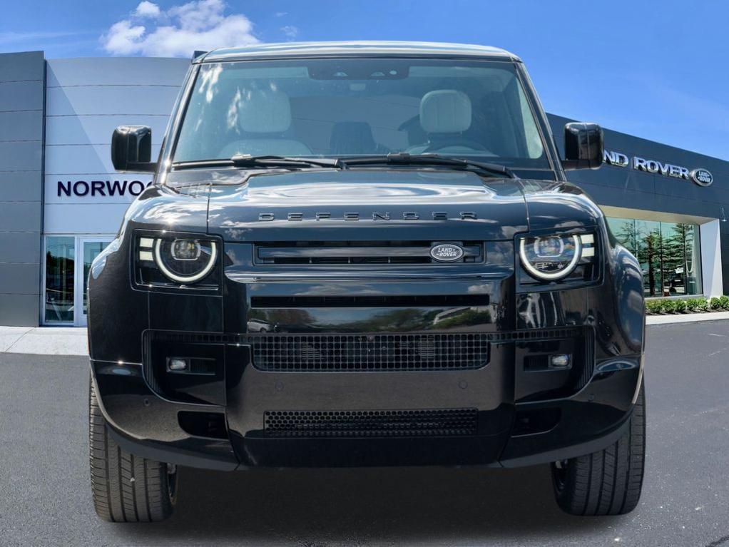 صورة 2 لـ 2026 LAND Rover DEFENDER P525 V8