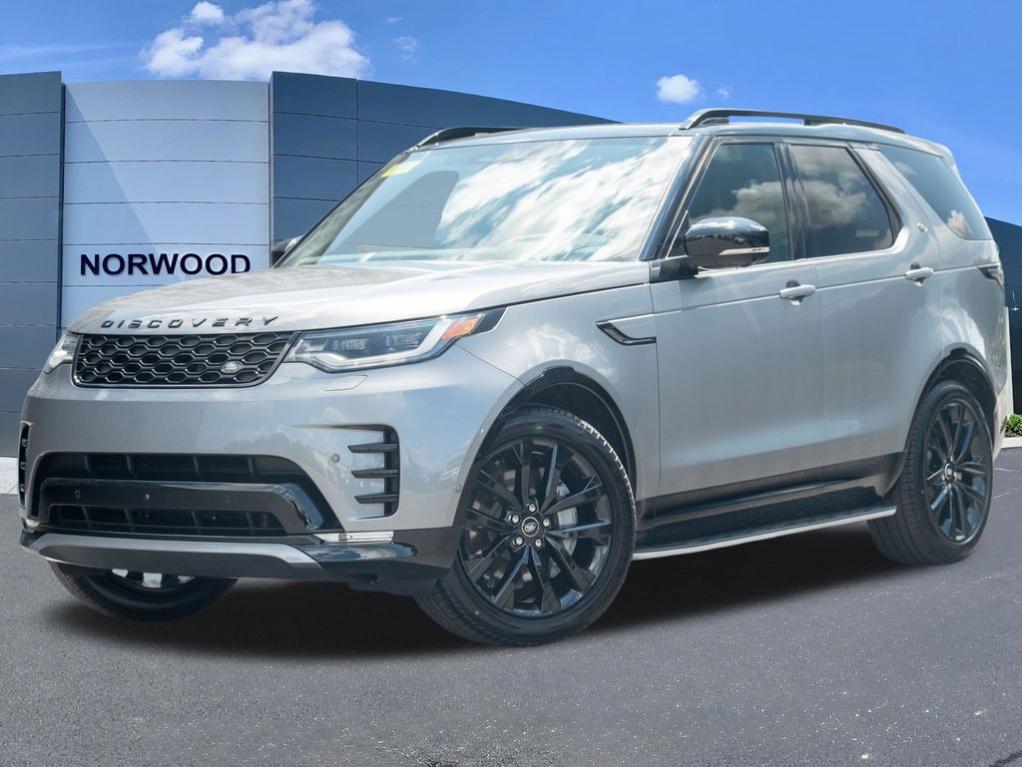 New 2026 Land Rover Discovery Dynamic SE