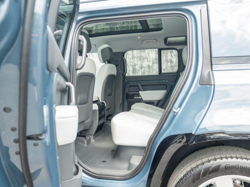 صورة مصغرة 28 لـ 2026 LAND Rover DEFENDER 110 X-DYNAMIC SE