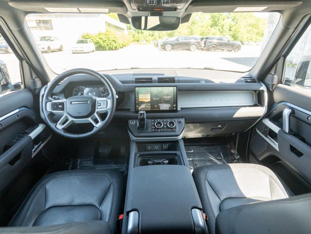 صورة مصغرة 18 لـ 2023 LAND Rover DEFENDER 110 X-DYNAMIC SE