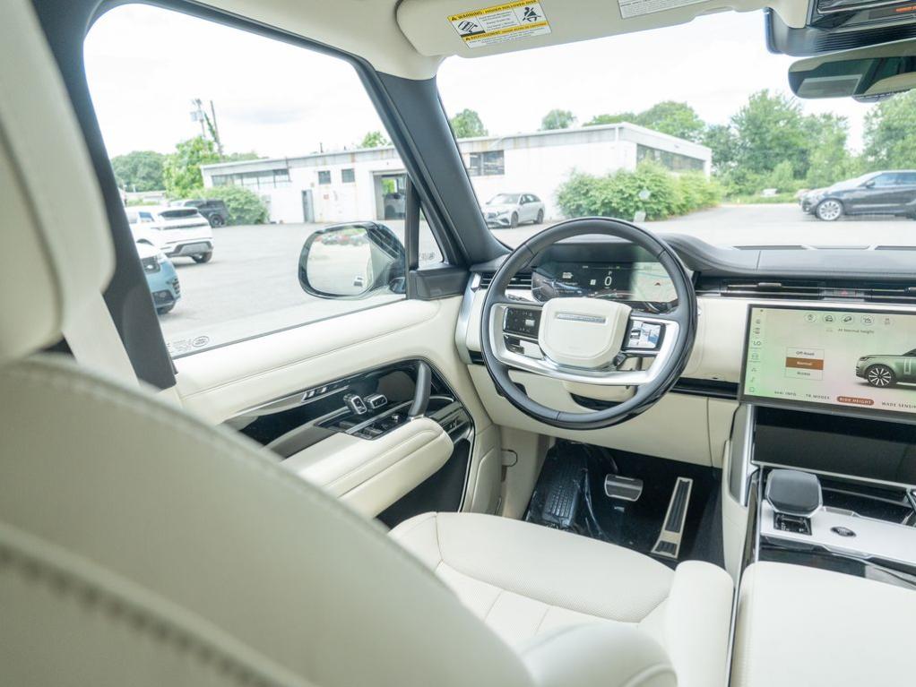 2026 LAND Rover RANGE ROVER P400 SE — миниатюра 18
