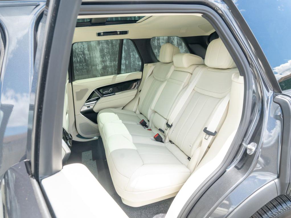 2026 LAND Rover RANGE ROVER P400 SE — миниатюра 23