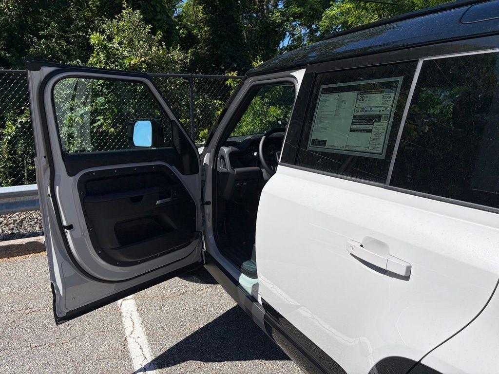 2026 LAND Rover DEFENDER P400 X-DYNAMIC SE — фото 10