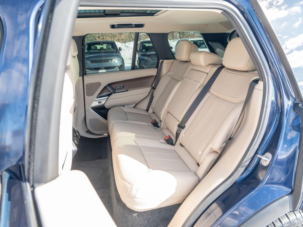 صورة مصغرة 35 لـ 2023 LAND Rover RANGE ROVER P400 SE