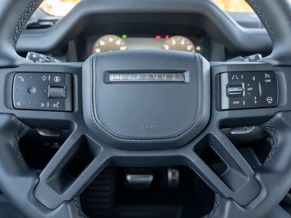 2026 LAND Rover DEFENDER P500 V8 — миниатюра 14