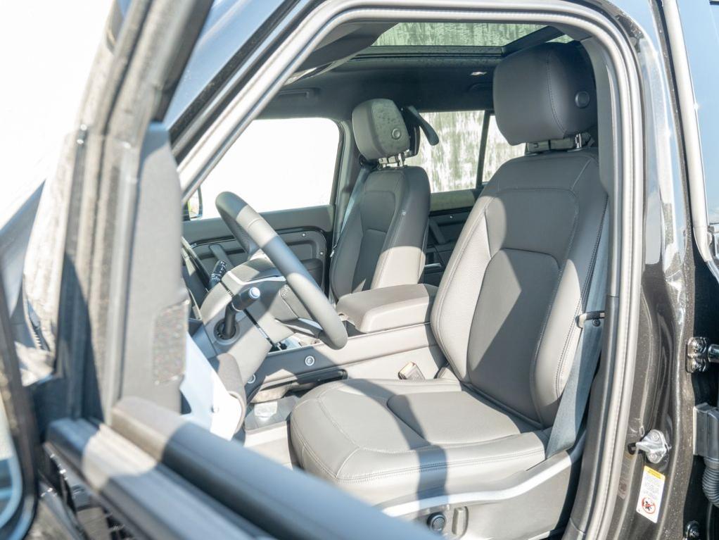 2026 LAND Rover DEFENDER P400 X-DYNAMIC SE — миниатюра 19