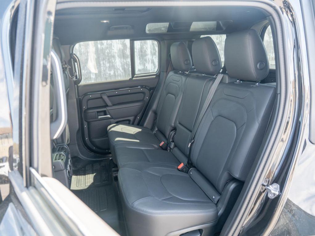 2026 LAND Rover DEFENDER P400 X-DYNAMIC SE thumbnail 22