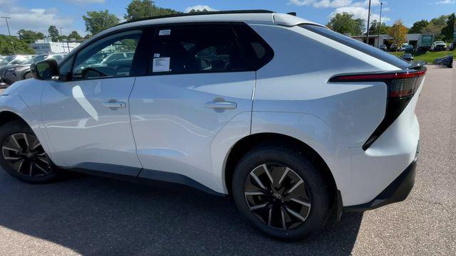2026 Toyota BZ XLE 缩略图 4