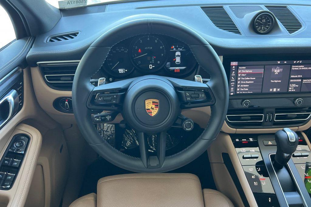 صورة 15 لـ 2023 Porsche MACAN MACAN GTS