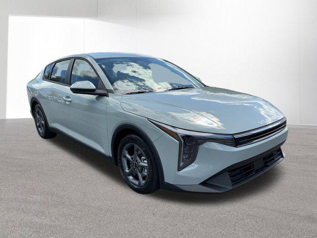 New 2026 Kia K4 LXS