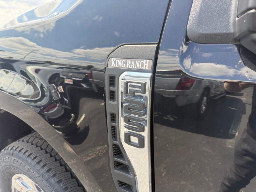 2026 FORD F-250 KING RANCH — миниатюра 11