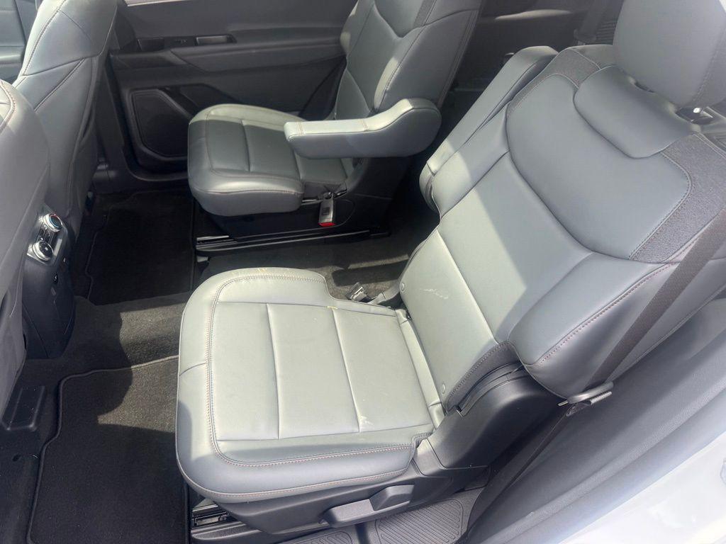 صورة مصغرة 32 لـ 2026 FORD EXPLORER ACTIVE