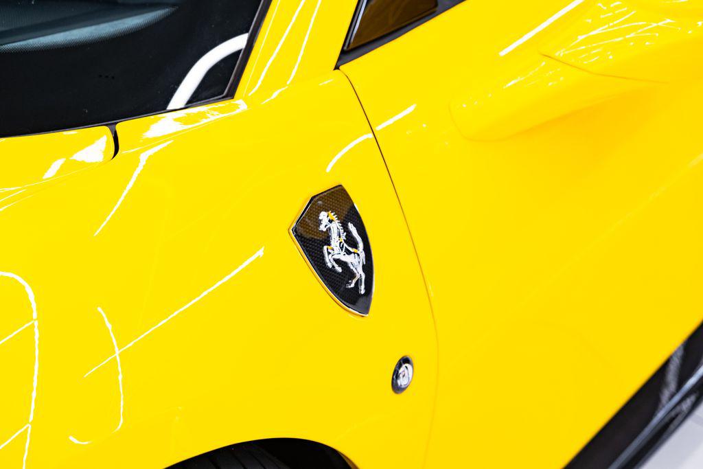 صورة مصغرة 11 لـ 2021 Ferrari F8 SPIDER BASE