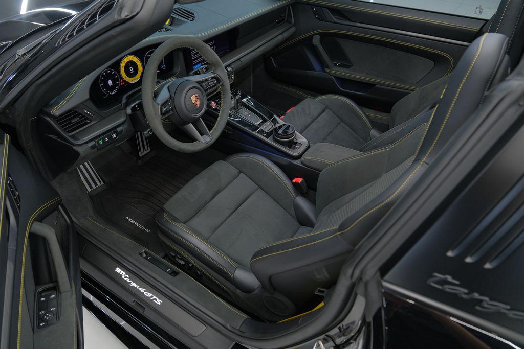صورة مصغرة 40 لـ 2026 Porsche 911 TARGA 4 GTS