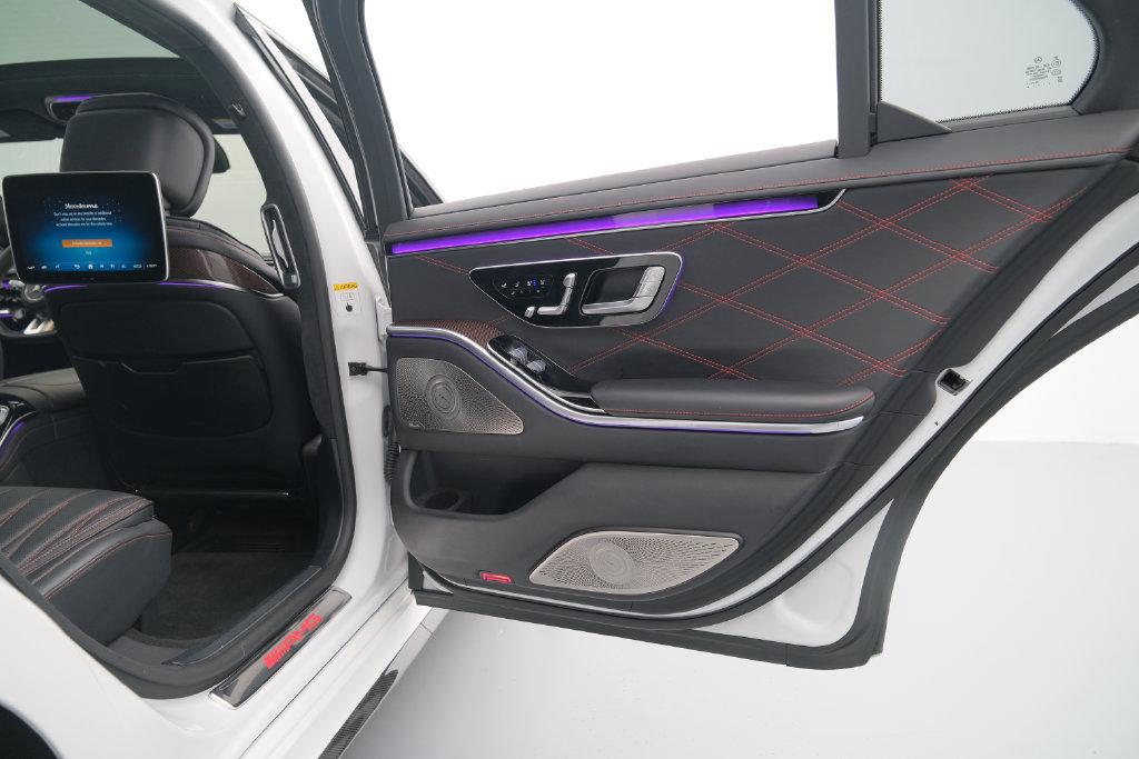صورة مصغرة 42 لـ 2024 Mercedes-BENZ AMG S 63 E 4MATIC