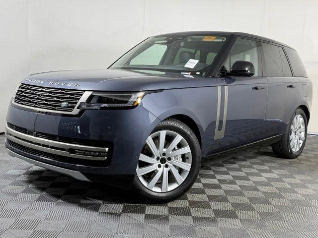 New 2026 Land Rover Range Rover P550e SE