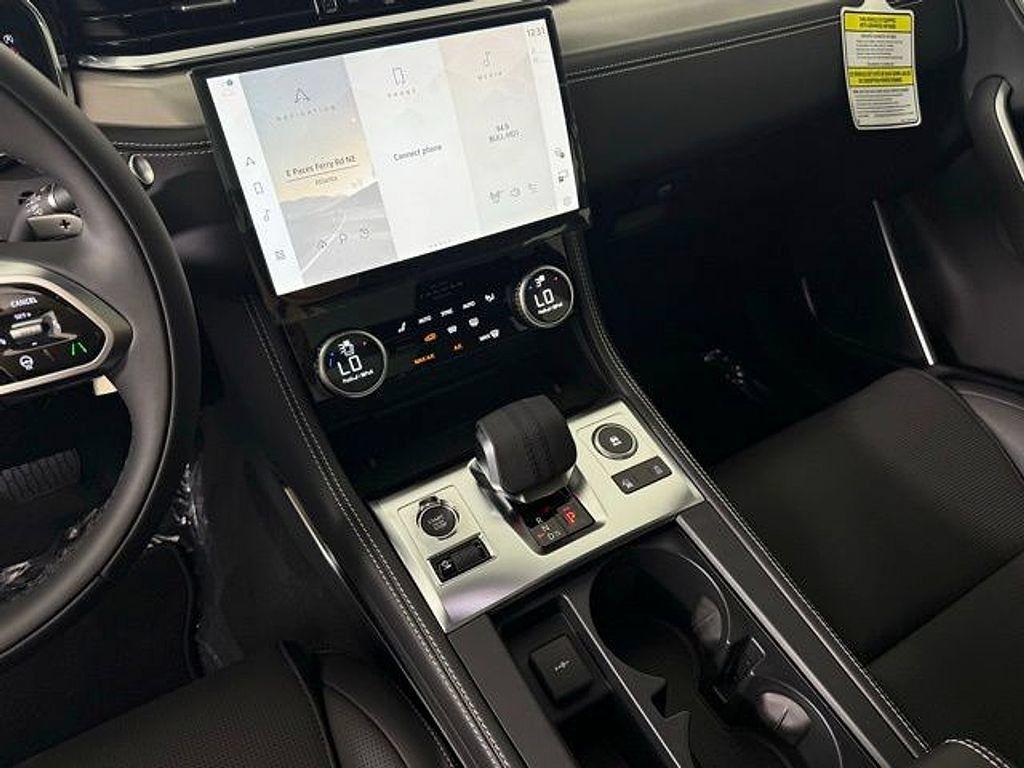 2026 Jaguar F-PACE P400 R-DYNAMIC S — миниатюра 32