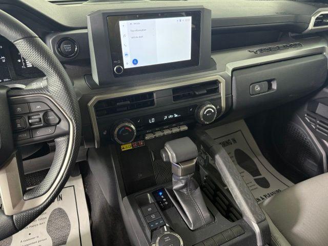 صورة مصغرة 33 لـ 2024 Toyota TACOMA SR5