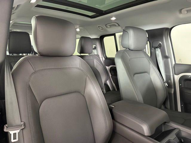 2026 LAND Rover DEFENDER P400 X-DYNAMIC SE — миниатюра 30