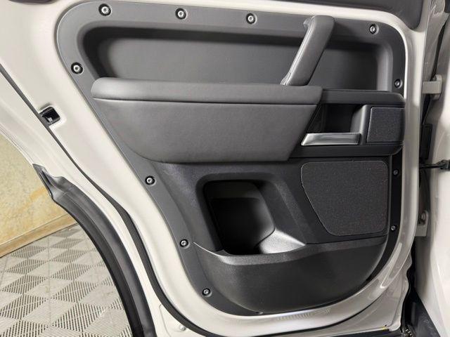 2026 LAND Rover DEFENDER P400 X-DYNAMIC SE — миниатюра 19