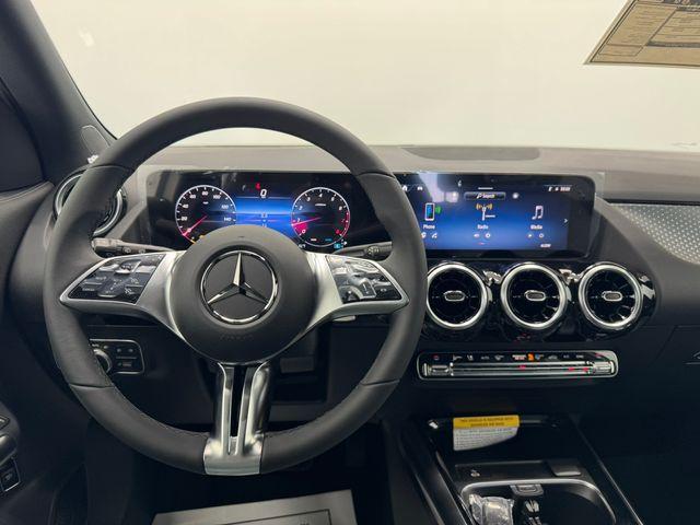 MERCEDES-BENZ GLA - 3