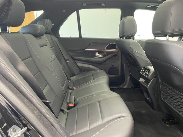 2026 Mercedes-BENZ GLE — миниатюра 21