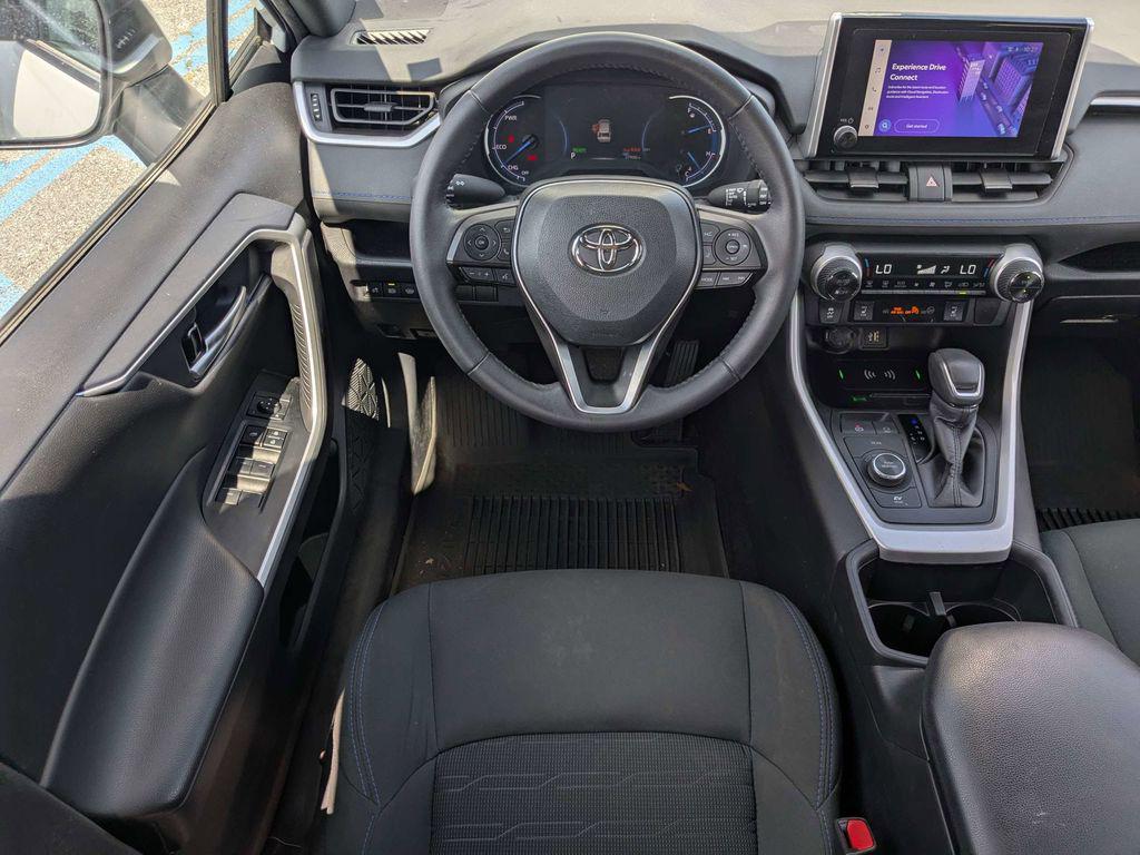 2024 Toyota RAV4 HYBRID SE thumbnail 14