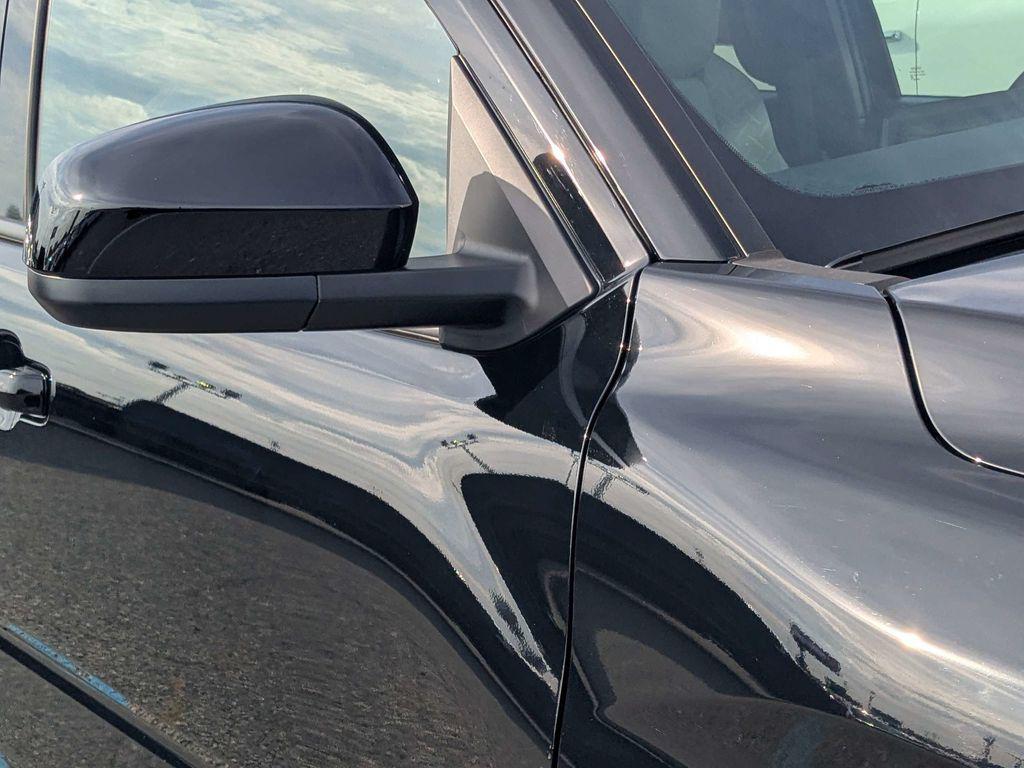 صورة 10 لـ 2026 Toyota TACOMA SR5