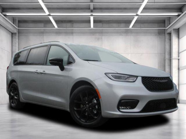 New 2026 Chrysler Pacifica Limited