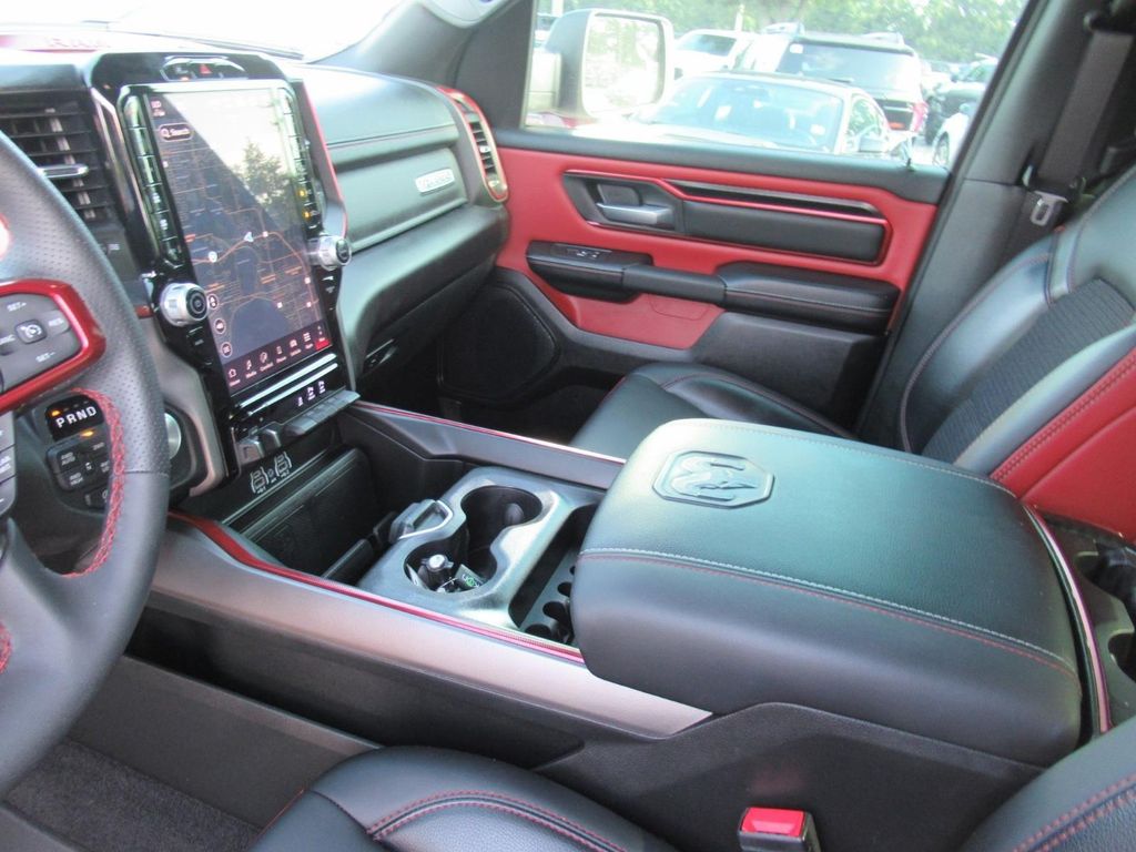 صورة مصغرة 16 لـ 2025 RAM 1500 REBEL