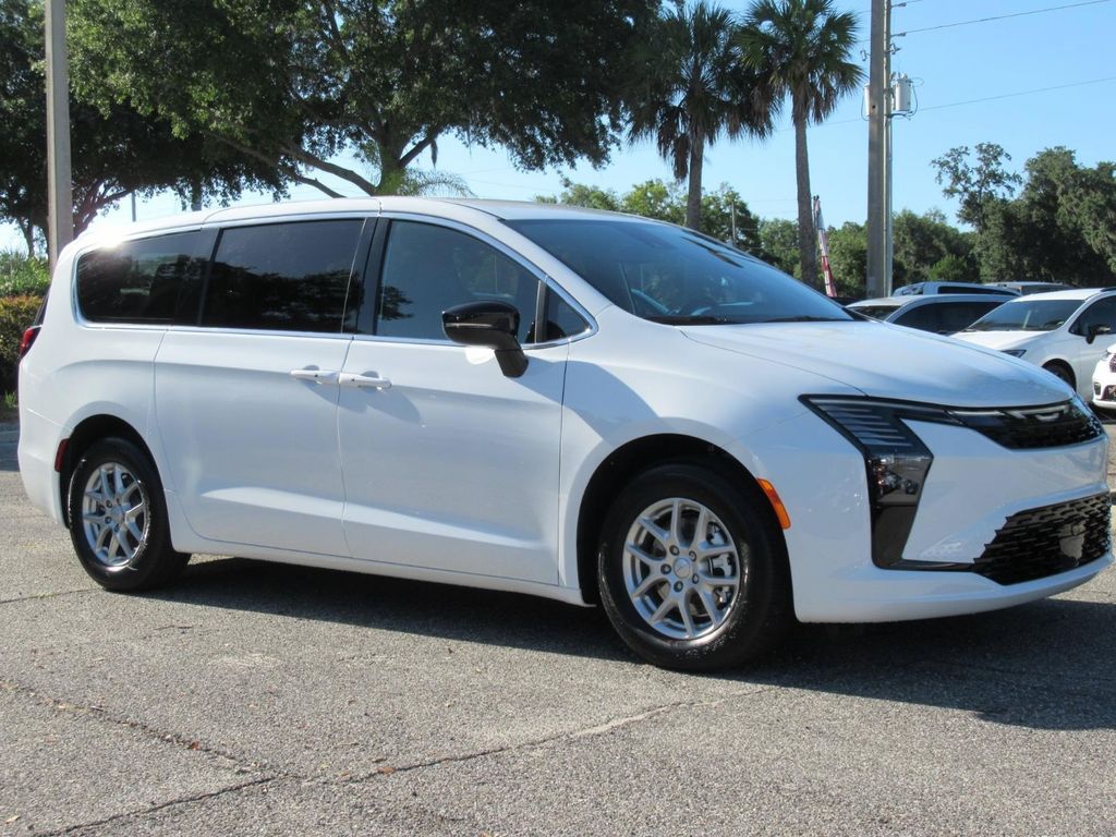 New 2027 Chrysler Pacifica Select FWD