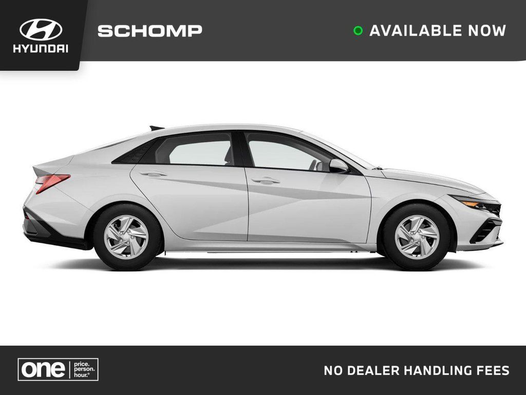 New 2026 Hyundai ELANTRA SE