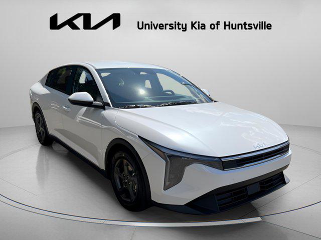 New 2025 Kia K4 LXS