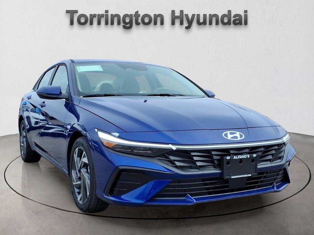 New 2025 Hyundai ELANTRA Limited