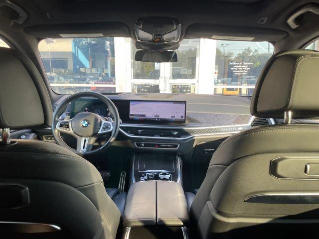 صورة مصغرة 46 لـ 2025 BMW X7 M60I