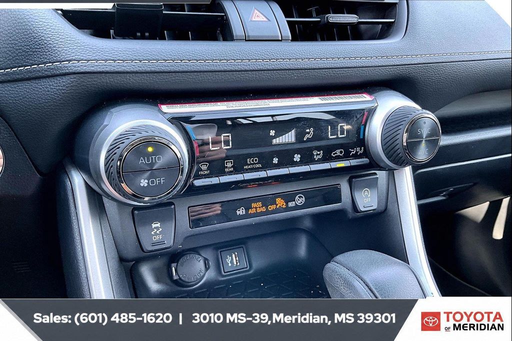 2024 Toyota RAV4 XLE — миниатюра 22