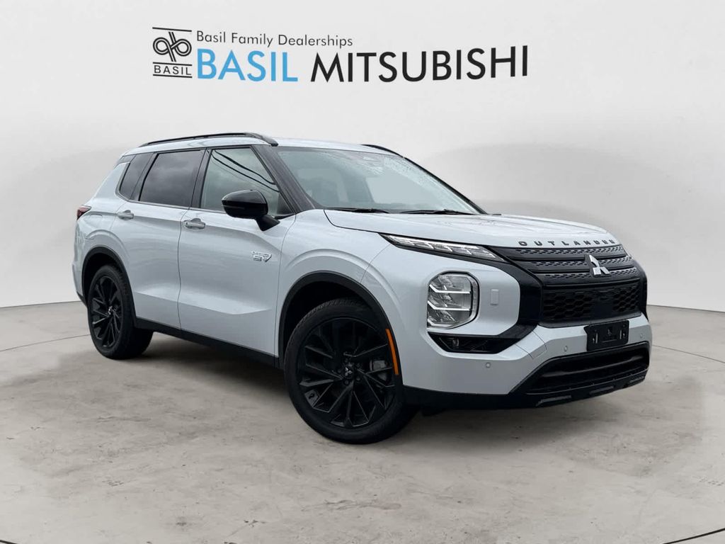 New 2025 Mitsubishi Outlander PHEV SEL