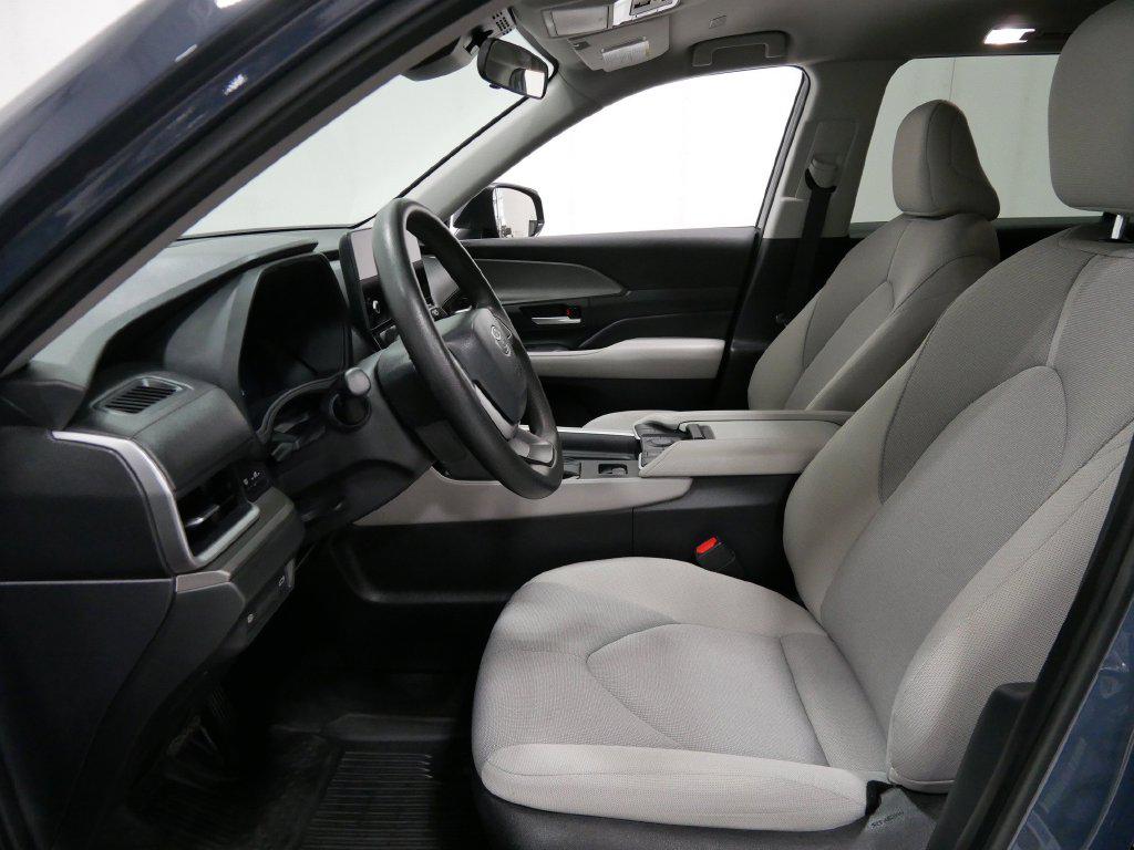 2025 Toyota HIGHLANDER LE — миниатюра 14