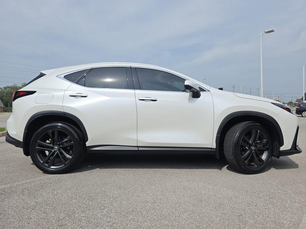 صورة 10 لـ 2025 Lexus NX 450H+ LUXURY