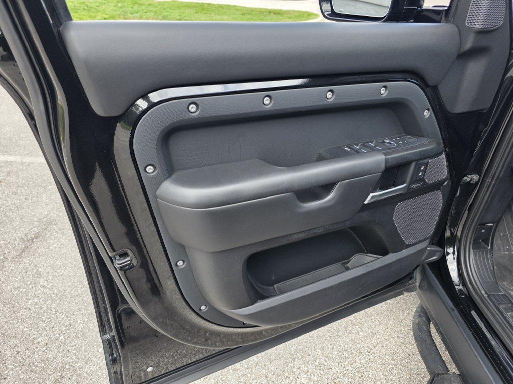 2022 LAND Rover DEFENDER 110 V8 — миниатюра 19