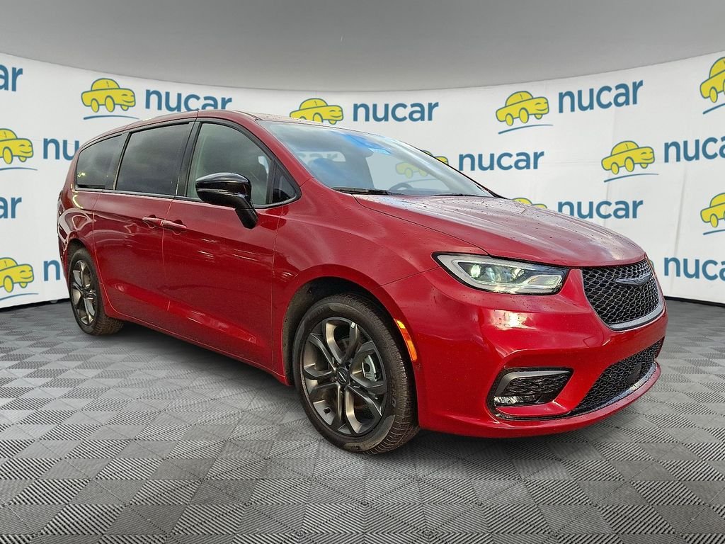 New 2026 Chrysler Pacifica Select