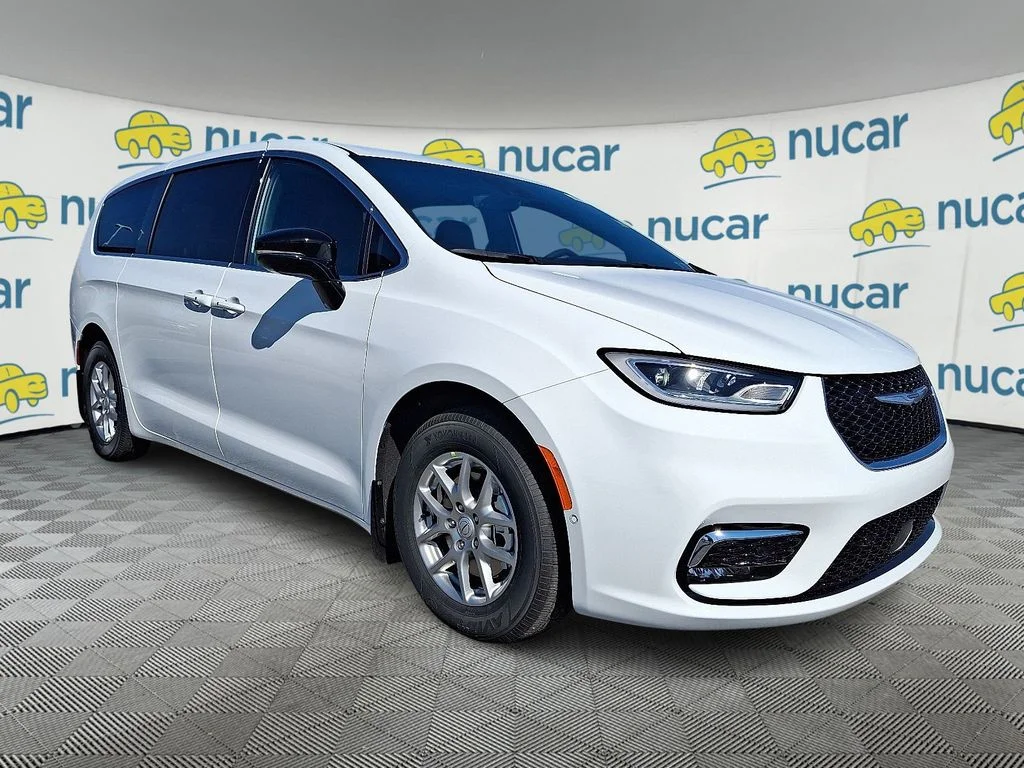 New 2026 Chrysler Pacifica Select
