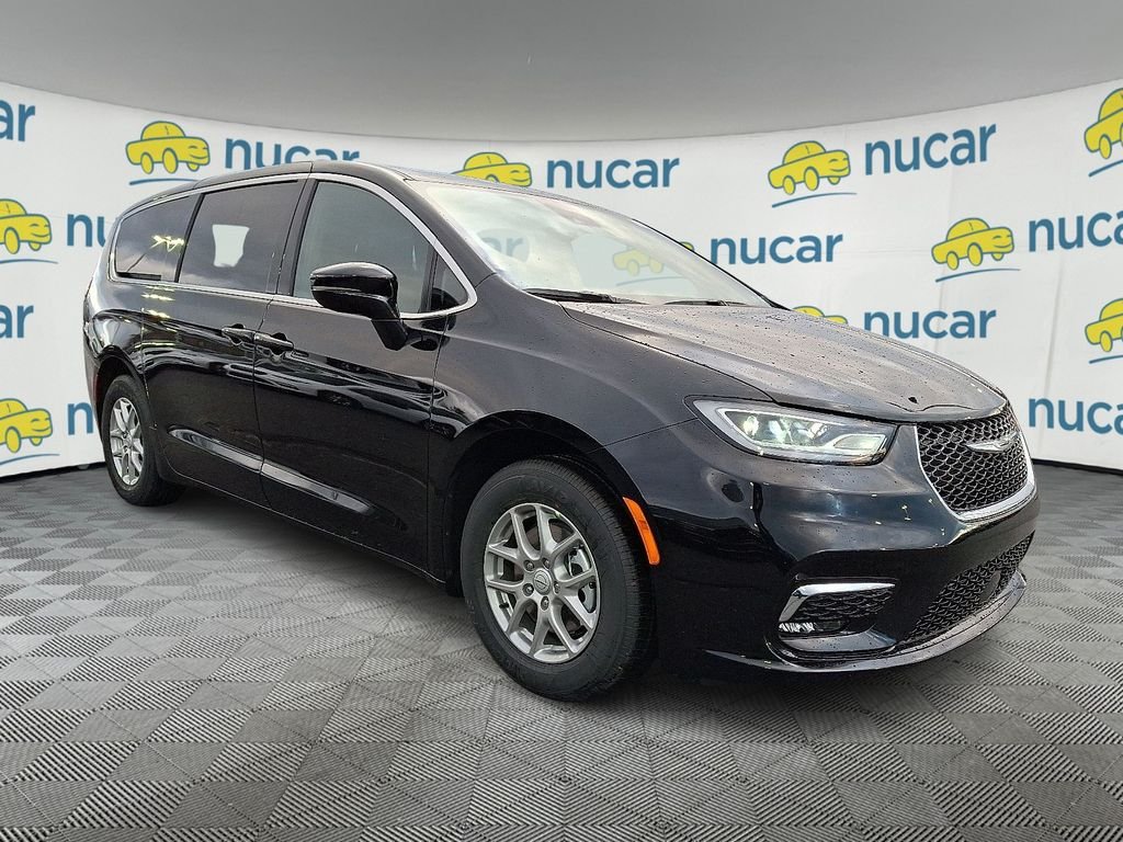 New 2026 Chrysler Pacifica Select