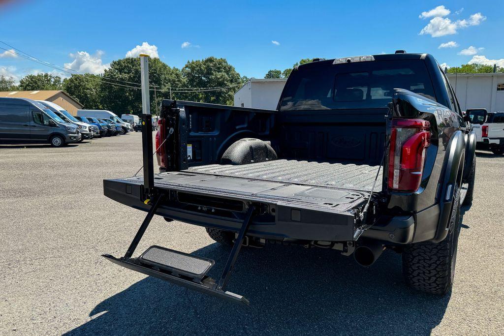صورة مصغرة 29 لـ 2026 FORD F-150 RAPTOR