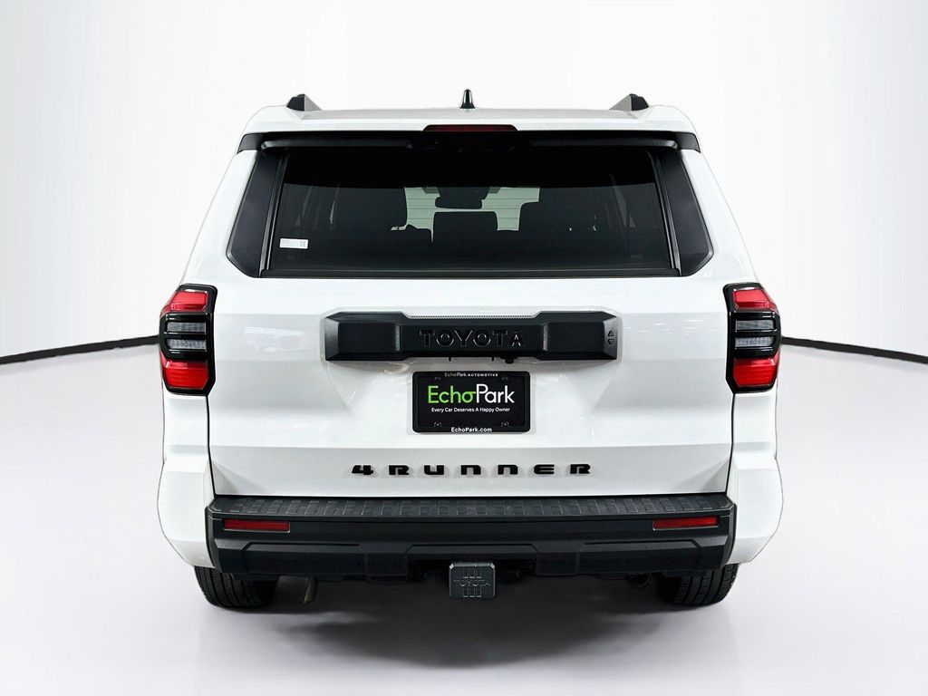 2025 Toyota 4RUNNER SR5 — фото 6