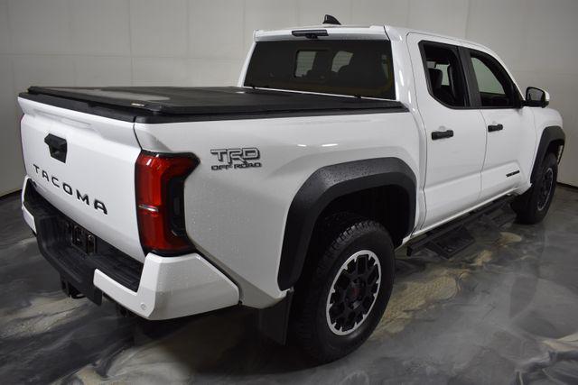2024 Toyota TACOMA TRD OFF ROAD — фото 10