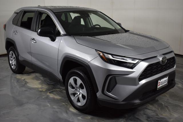 2023 Toyota RAV4 LE thumbnail 12