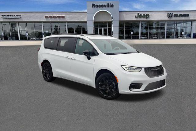 New 2026 Chrysler Pacifica Limited