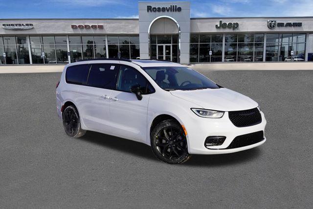 New 2026 Chrysler Pacifica Limited